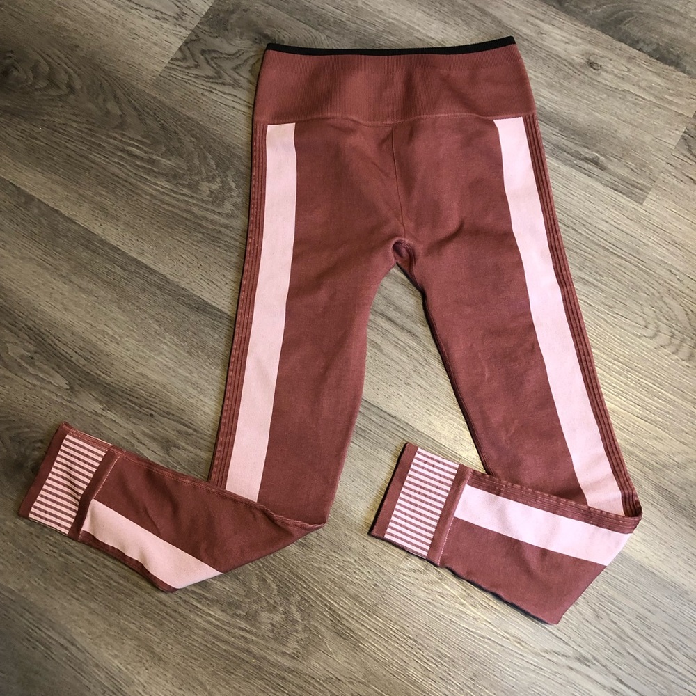 Fabletics High Waisted Seamless Colorblock Leggin… - image 3
